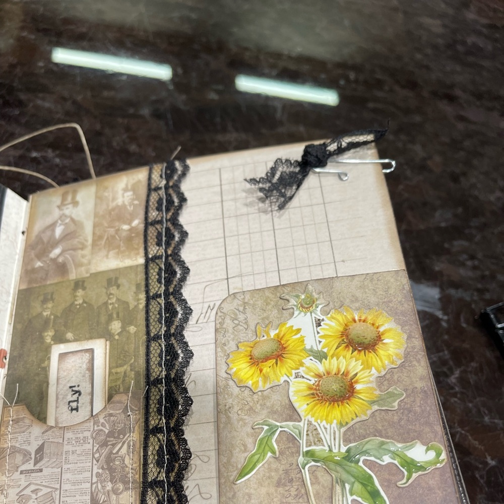 SOLD Vintage journal, 6x6 SOLD - Picture 4 of 13